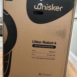 Litter Robot 4 - self cleaning litter box