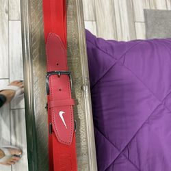 Women’s Softball Nike Red Elastic Belt with Red Leather Accents