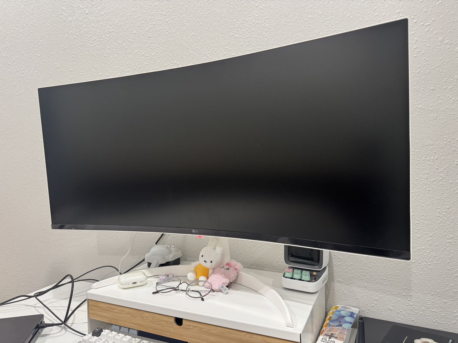 LG White Smart Monitor