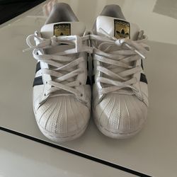 Adidas superstar White 