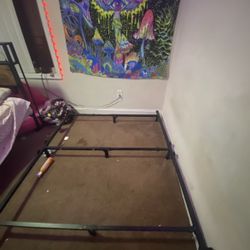 Metal bed frame 