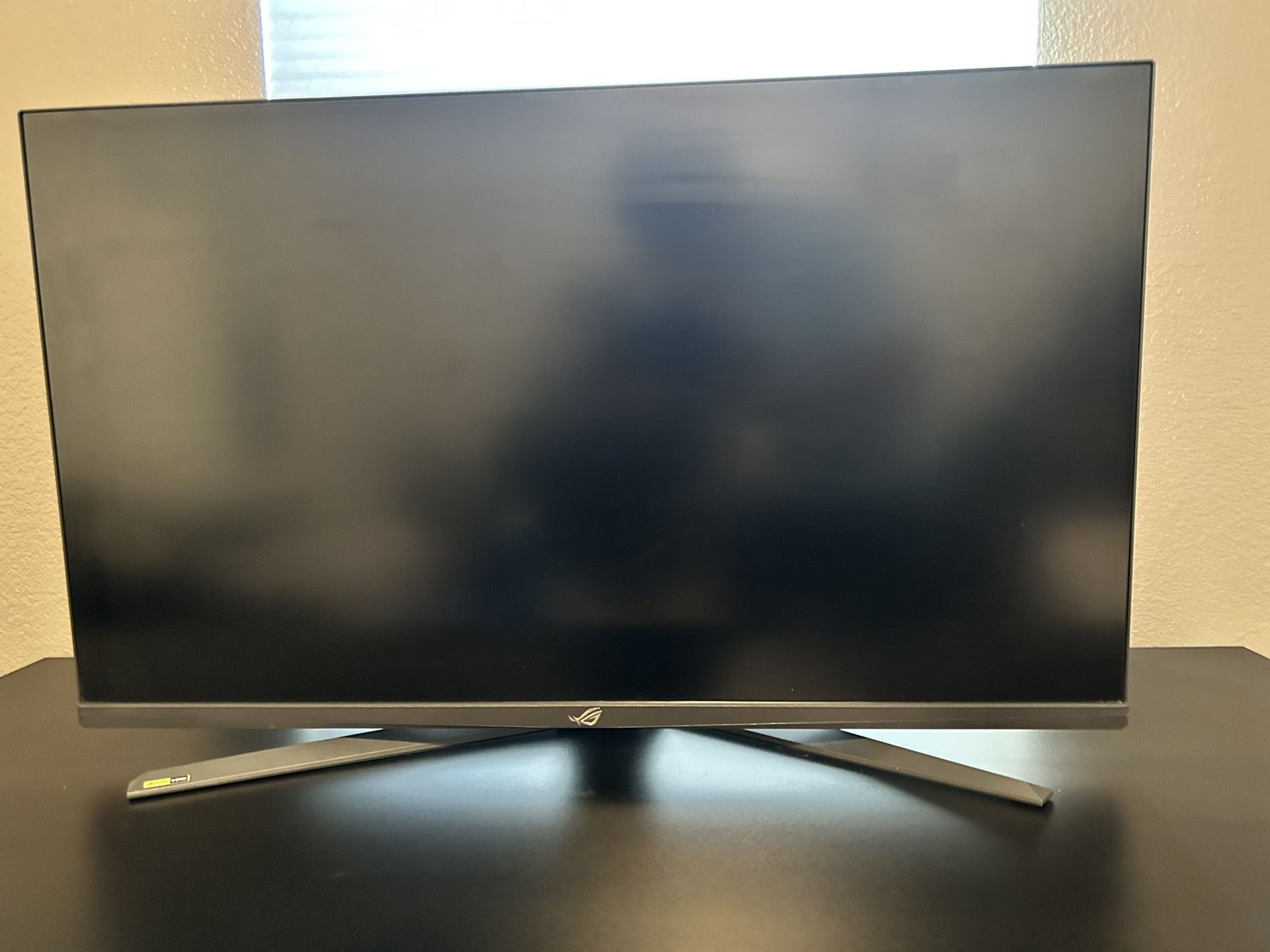 ASUS ROG Strix 32” HDMI 2.1 DSC Gaming Monitor (XG32UQ)