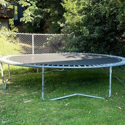 Trampoline 