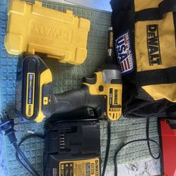 DEWALT DCF885 20V MAX 1/4-inch brushed cordless impact driver
