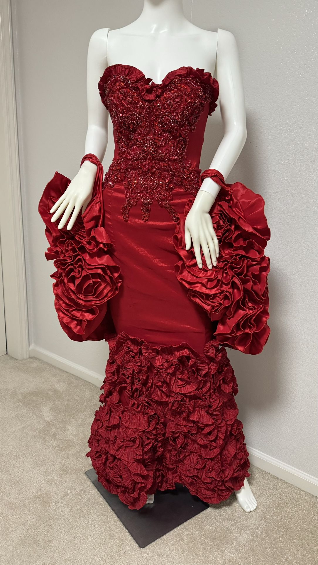 Brandnew Beautiful Red Dress Size Small Retail Value $1500 + Tax