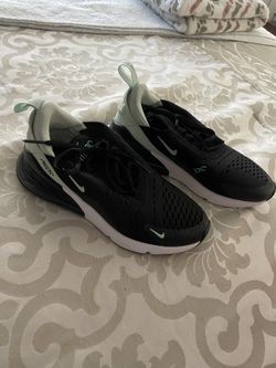 Nike Air 270 Size 6 Women