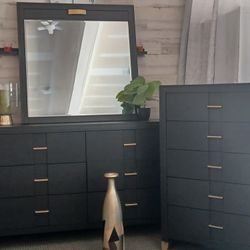 Refurbished 2-Piece Onyx Black Vintage Dresser Set w/ Mirror – Gold Accents – $1 (Taking Best Offers)