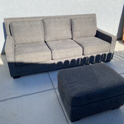 Sofa - Couch - Ottoman - Ashley Furniture - FREE DELIVERY 🚚🛋