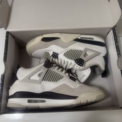 Jordan 4s