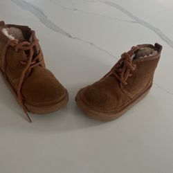 UGG Size 11 De Niñ@
