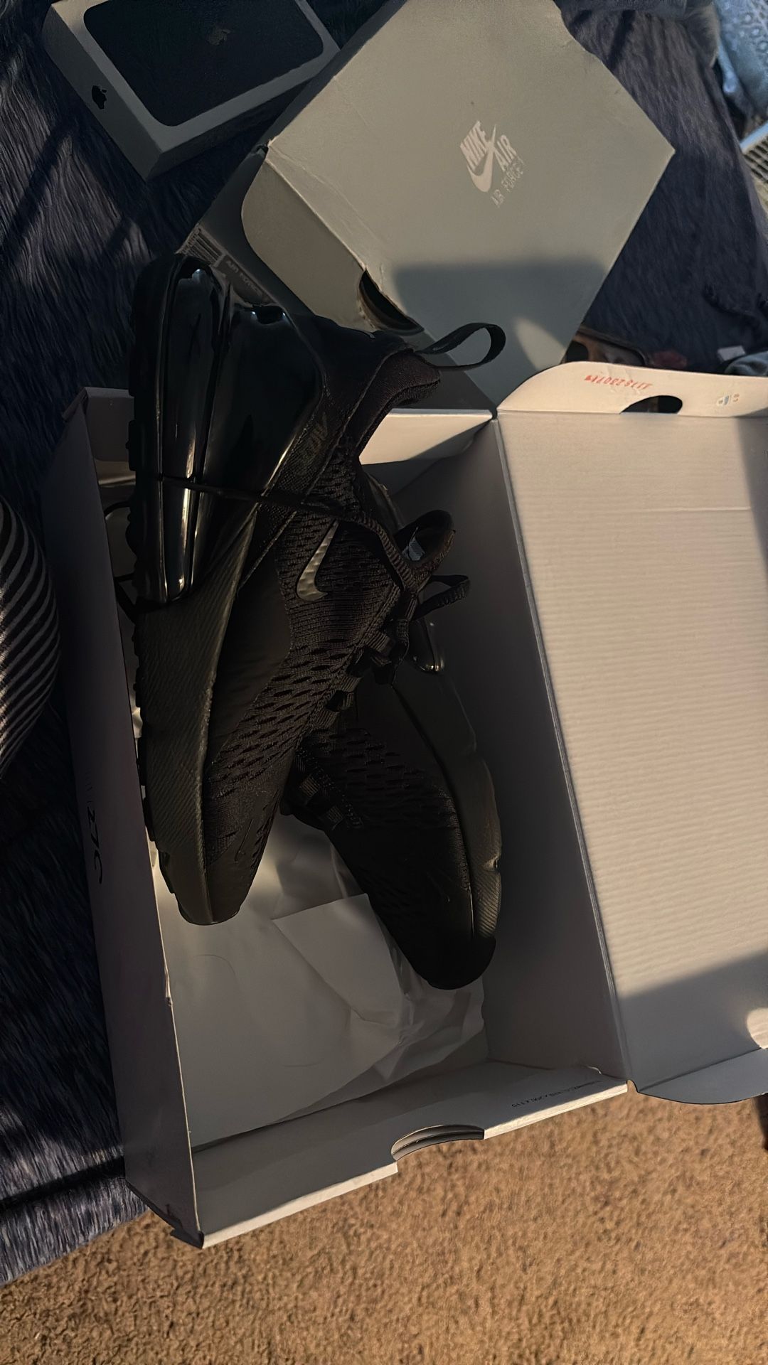 Women’s Nike 270 Size 7