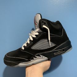 Air Jordan 5 Black Metallic Reimagined Size 9.5