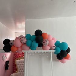 Balloon garland - Halloween decoration 