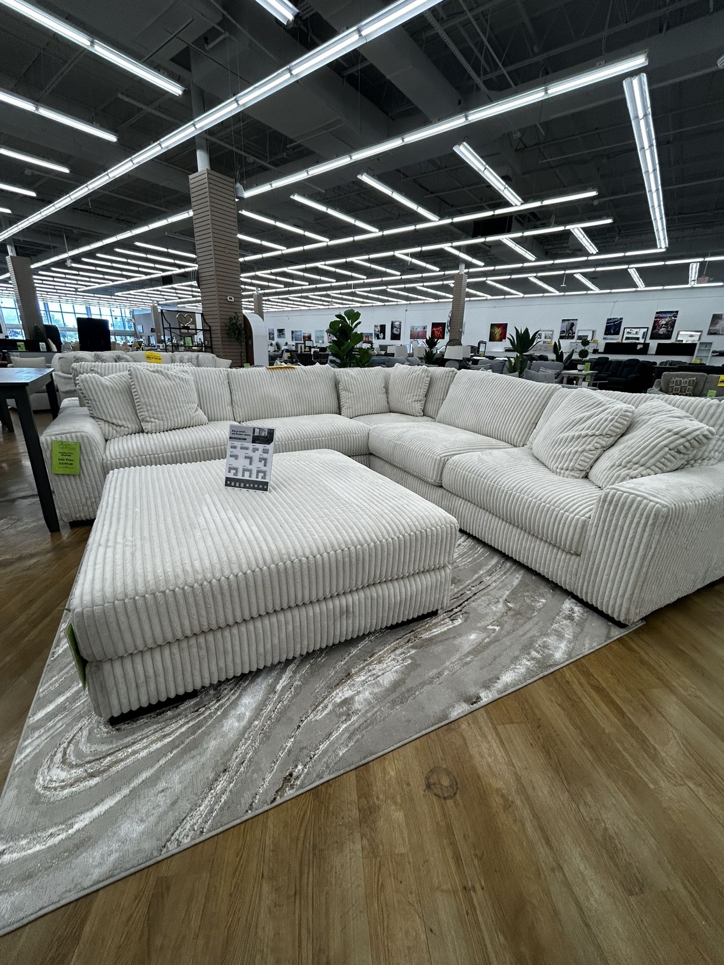 ✨ Ashley Lindyn Plush Modular Sectional ✨