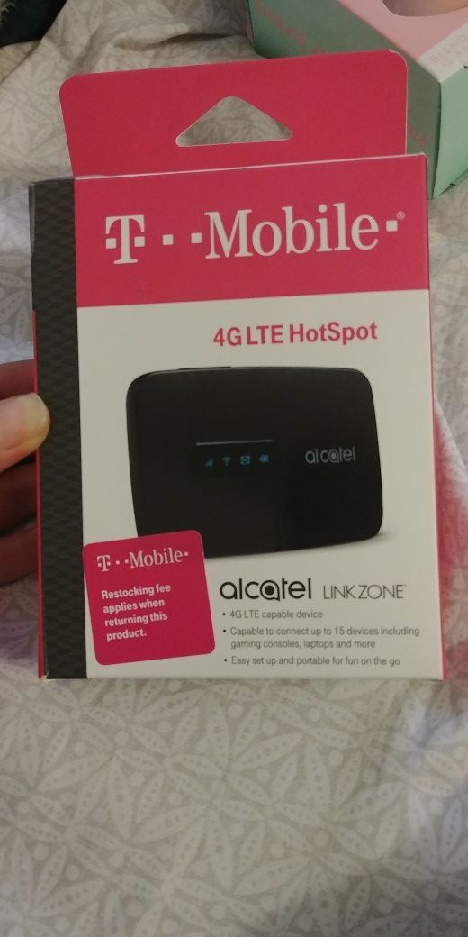 Brand new 4G T-Mobile Hot Spot Alcatel Link Zone