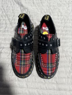 Women’s Dr Martens Size 6 Plaid Studded