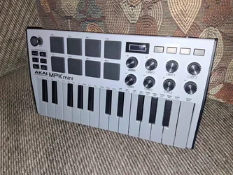 Akai Professional MPK Mini MK3 2023 - Special-Edition Gray