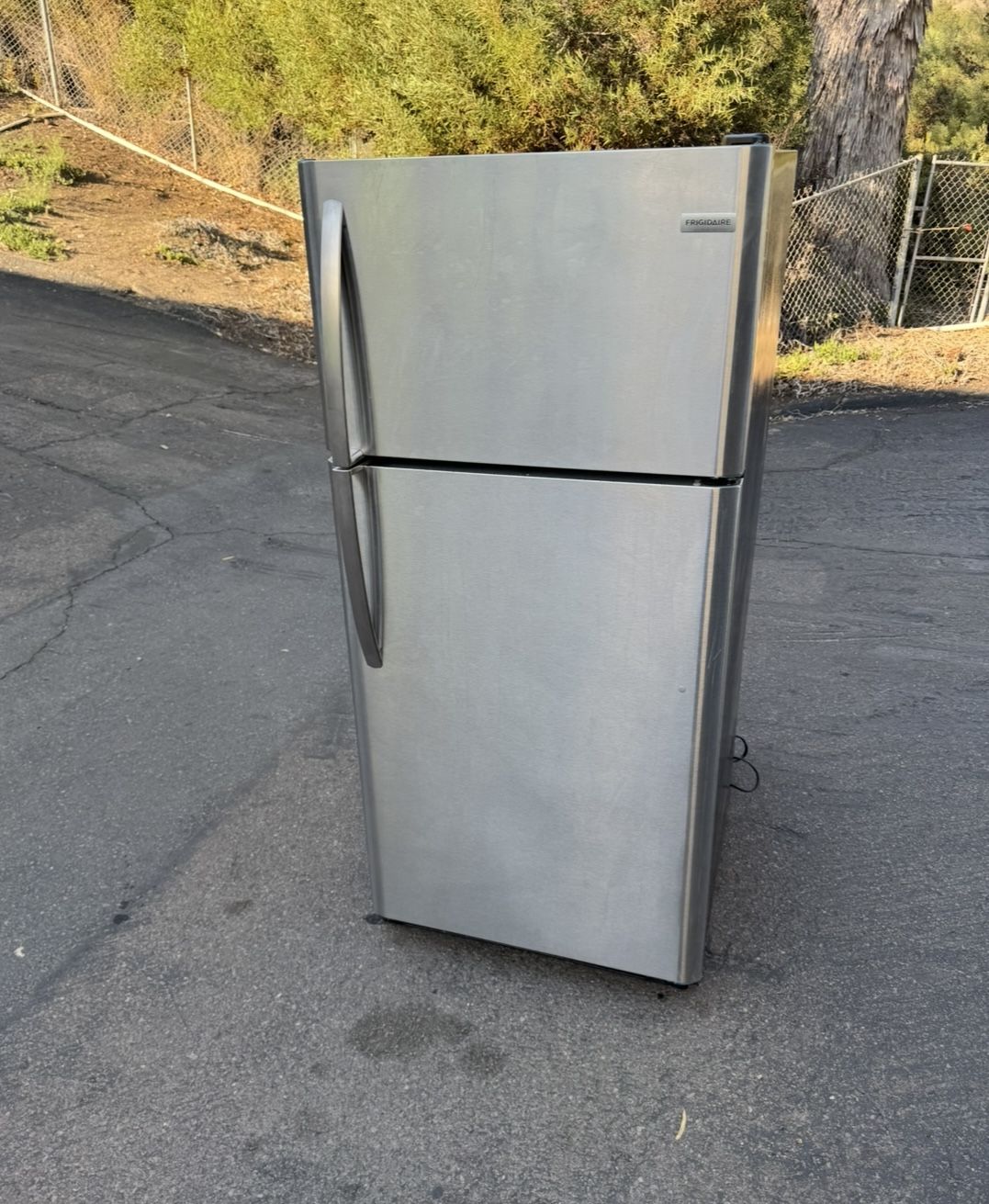 Frigidaire Refrigerator Fridge With Freezer Free Local Delivery/30 Day Warranty