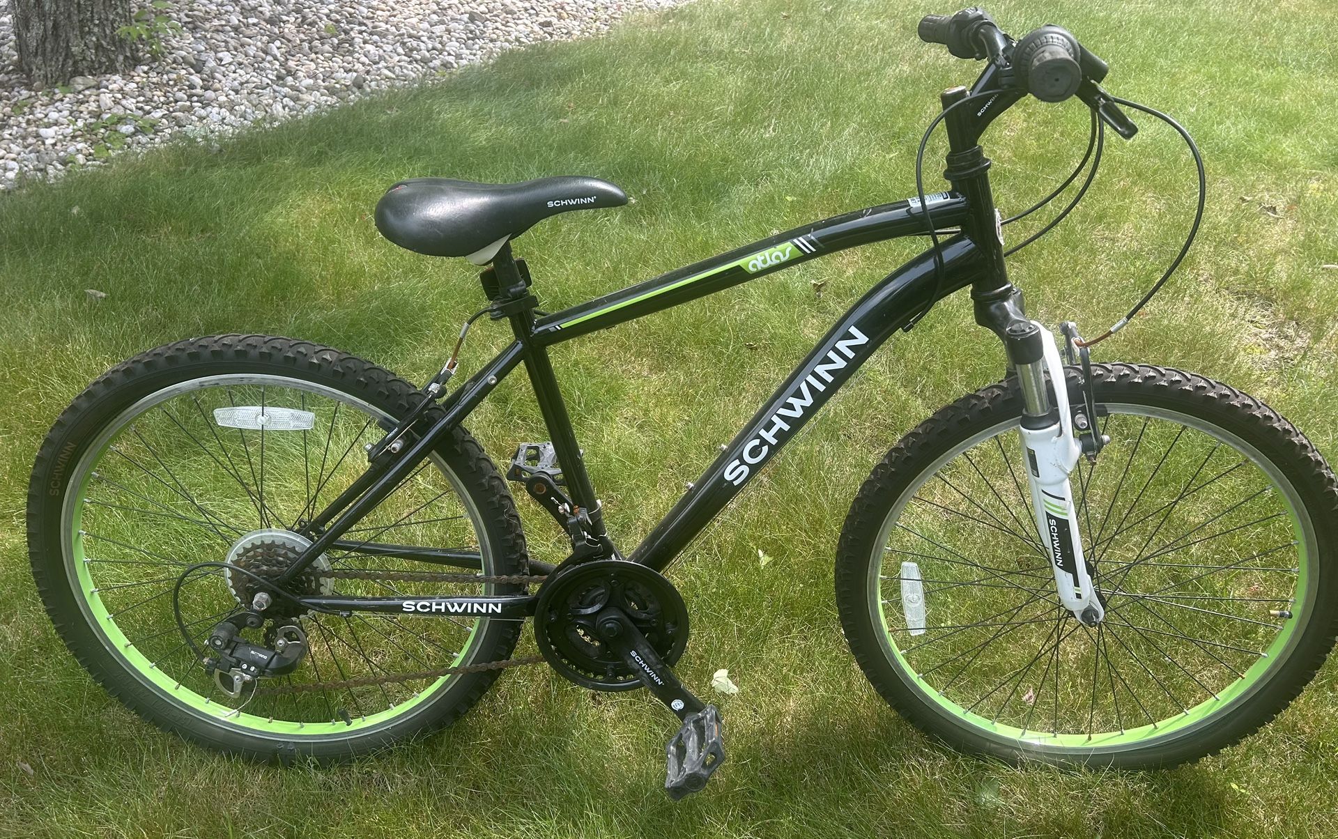 Boy’s Schwinn Atlas 18 Speed Mountain Bike