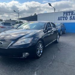 2011 Lexus ES 350 With Navigation Sedan 4DR 
