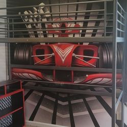 Metal Trunk Bed w/ Ladder