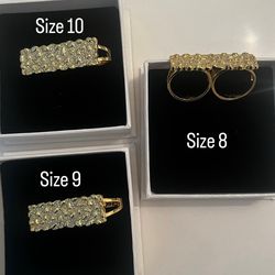 2 finger gold ring only got size 8 left