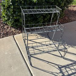 Metal flower stand (22”tall* 21”wide) 