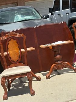 DINING ROOM SET (6 chairs)