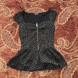 Miss Selvidge Black Y2k 2000s blouse top with flare, in Size 4, Animal print