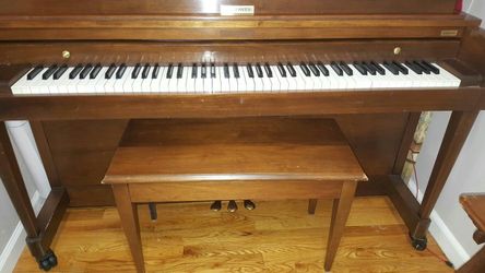 Baldwin piano