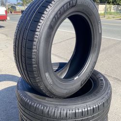 Michelin Defender 225/65/17” 