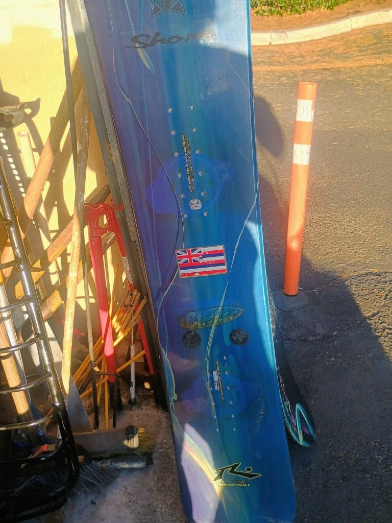 North Shore Snowboard With Case 60 In X 10 In Wide