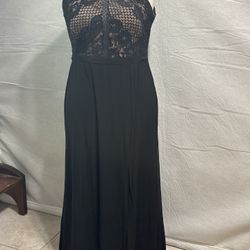 NW Black Sleeveless Gown