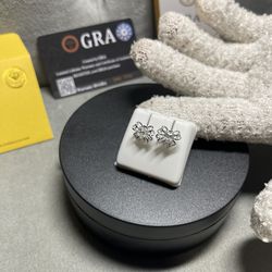 Moissanite Ribbon Heart Earrings