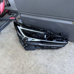 Toyota Prius Prime 2023-2025 Headlight Passenger Side 