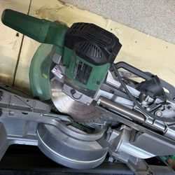 Hitachi Miter Saw With Láser 