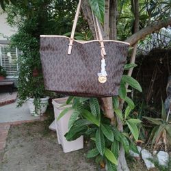 Michael Kors Tote