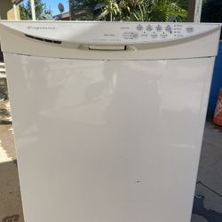 Fridgidare White Standard Size