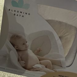 Blooming Baby Bath