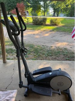 Gold’s gym stride trainer