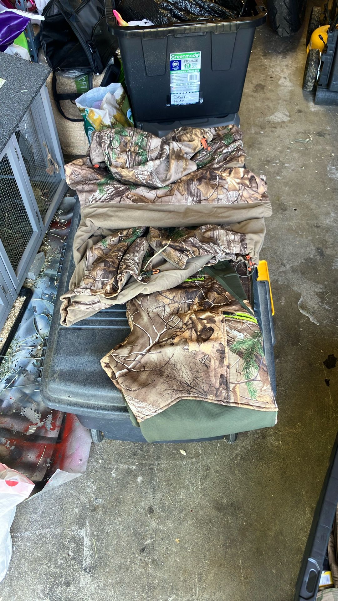 Huge Under armor Camo Pants 34 And Jacket 2XL Hunting Vest Gear Lot