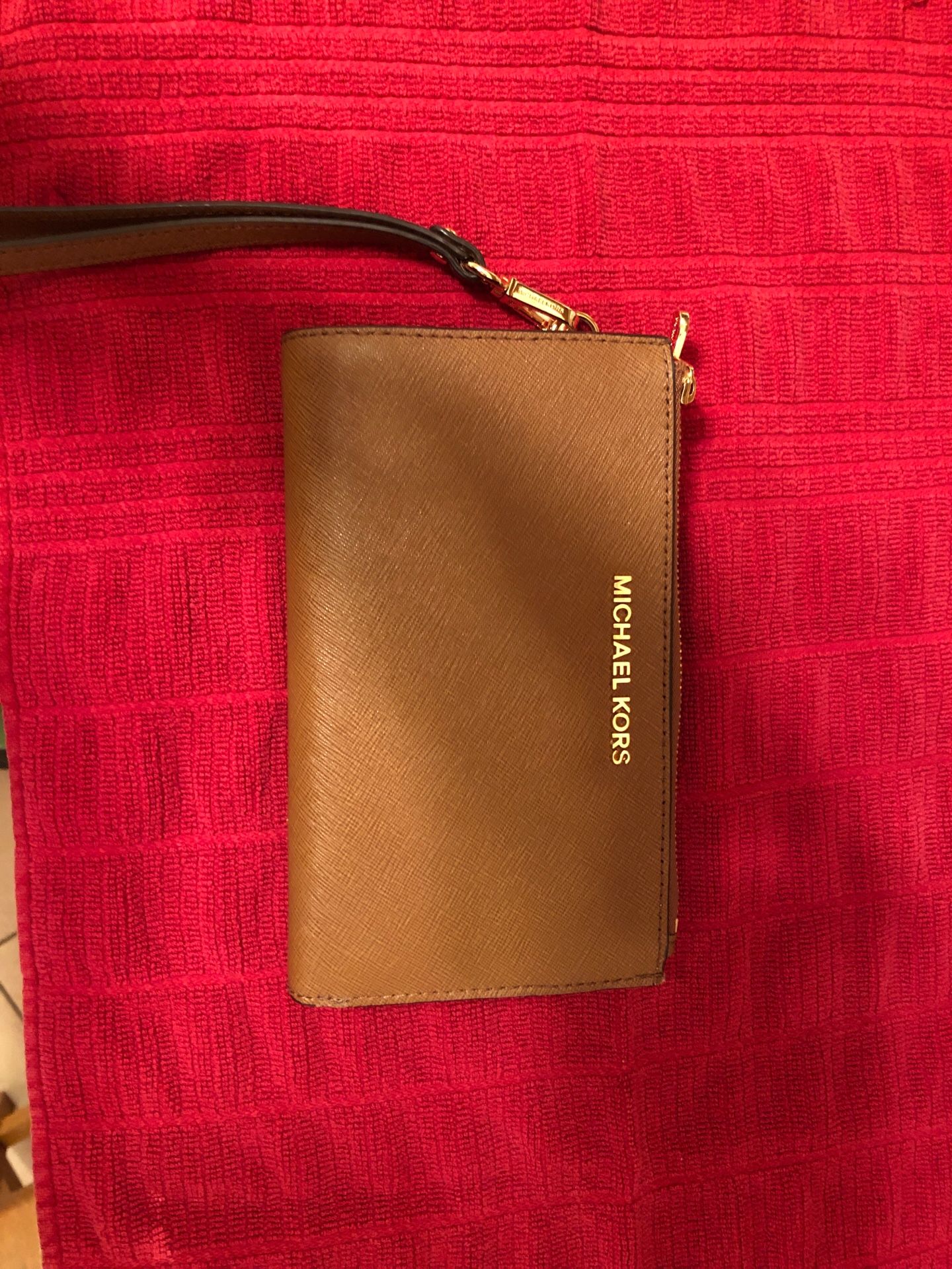 Michael kors wristlet