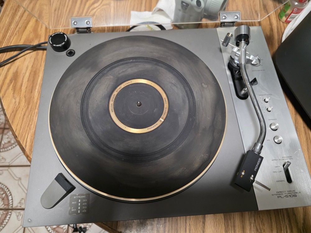 Pioneer PL-510S Turntable equipped with Shure Pacific M73PED, Plays Great