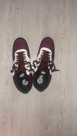Nike Low-Top Sneakers Burgundy White Black