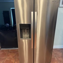 Counter Dept Whirlpool Refrigerator Great Condition!!!