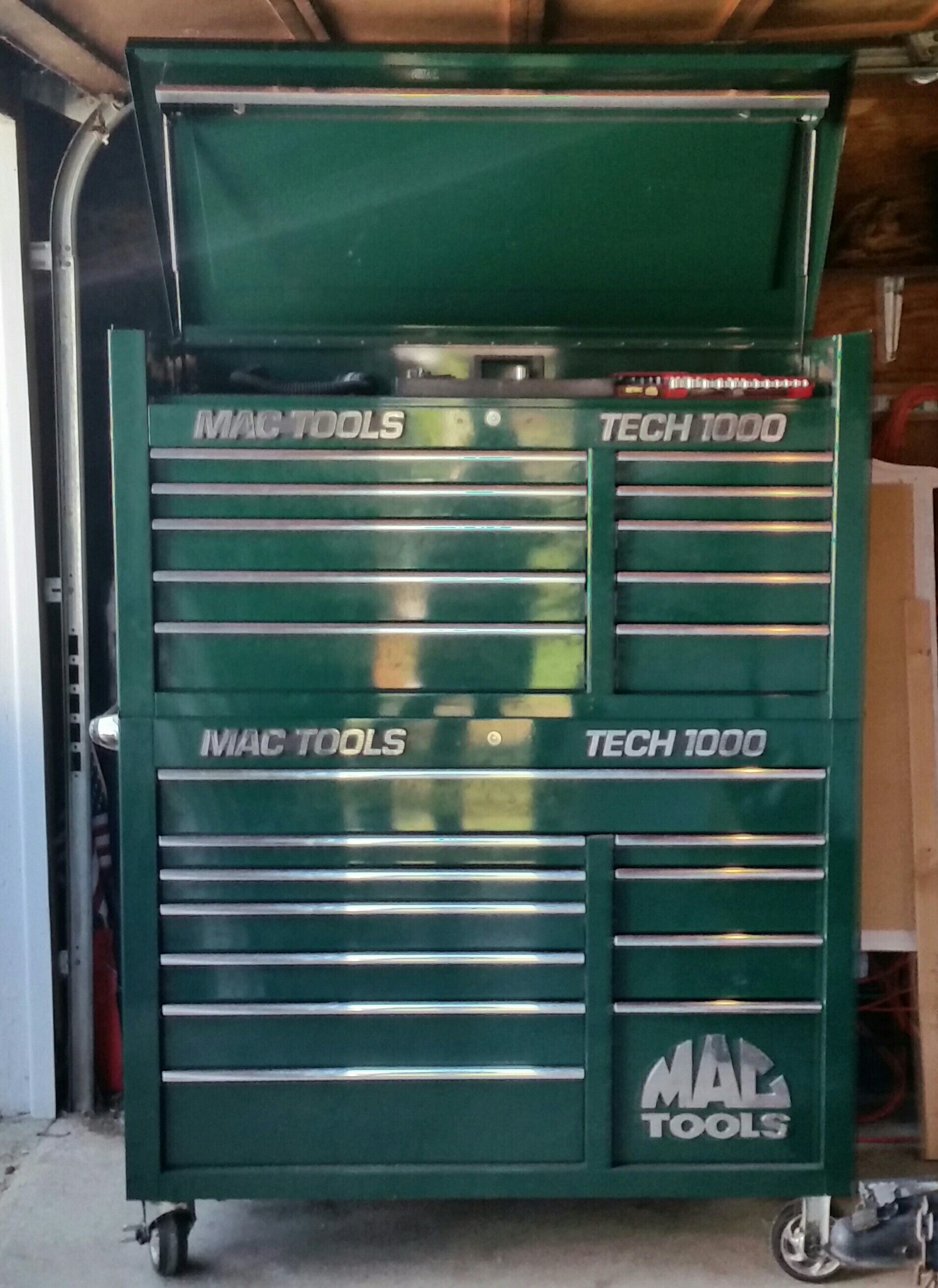 Mac TECH 1000 TOP & BOTTOM ROLL AWAY TOOL BOX