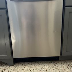 Used Dishwasher 