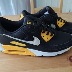 Black & Yellow Nike's