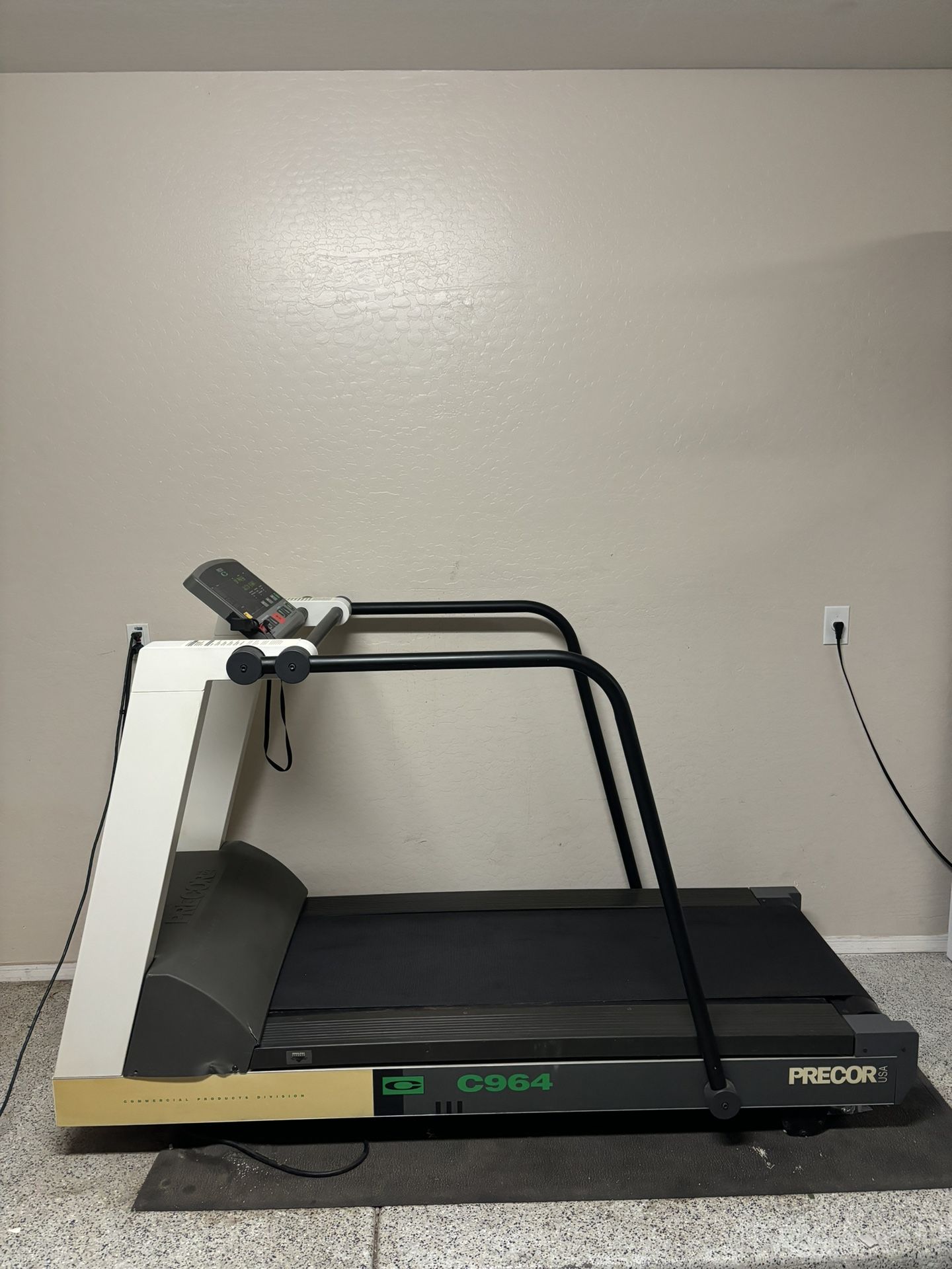 Precor C964 Treadmill