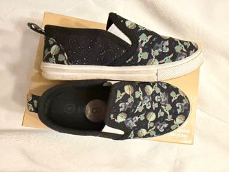 Grogu/Baby Yoda Boys Toddlers Slip on Shoes